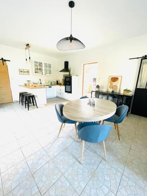 Maison Au Milieu Des Chevaux LʼIsle-sur-la-Sorgue Екстериор снимка